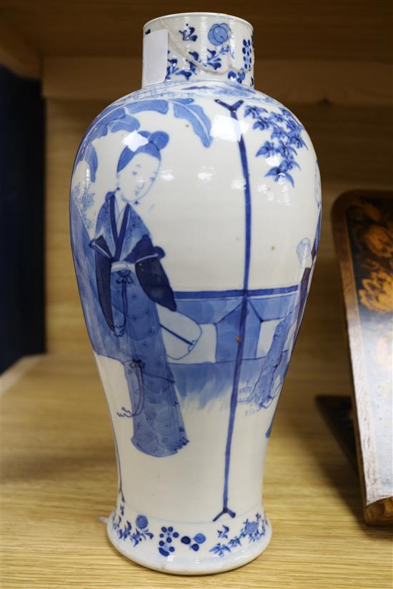 A 19th century Chinese blue and white vase